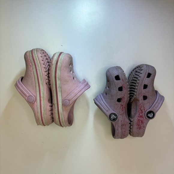 2/$20 Crocs Size 6 Toddler Two Pairs Baby Pink Purple Slip On Lightweight Sandal - Picture 4 of 4